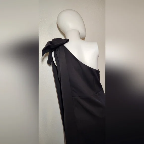 Showpo Black One Shoulder Gown Dress With Statement Bow & High Slit Size 8 - Picture 5 of 15